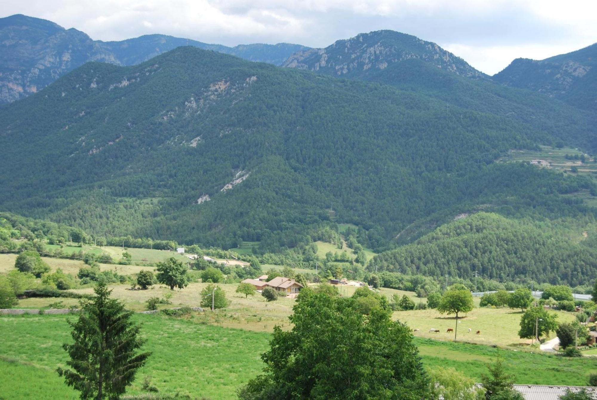 El Vall San Lorenzo de Morunys Buitenkant foto