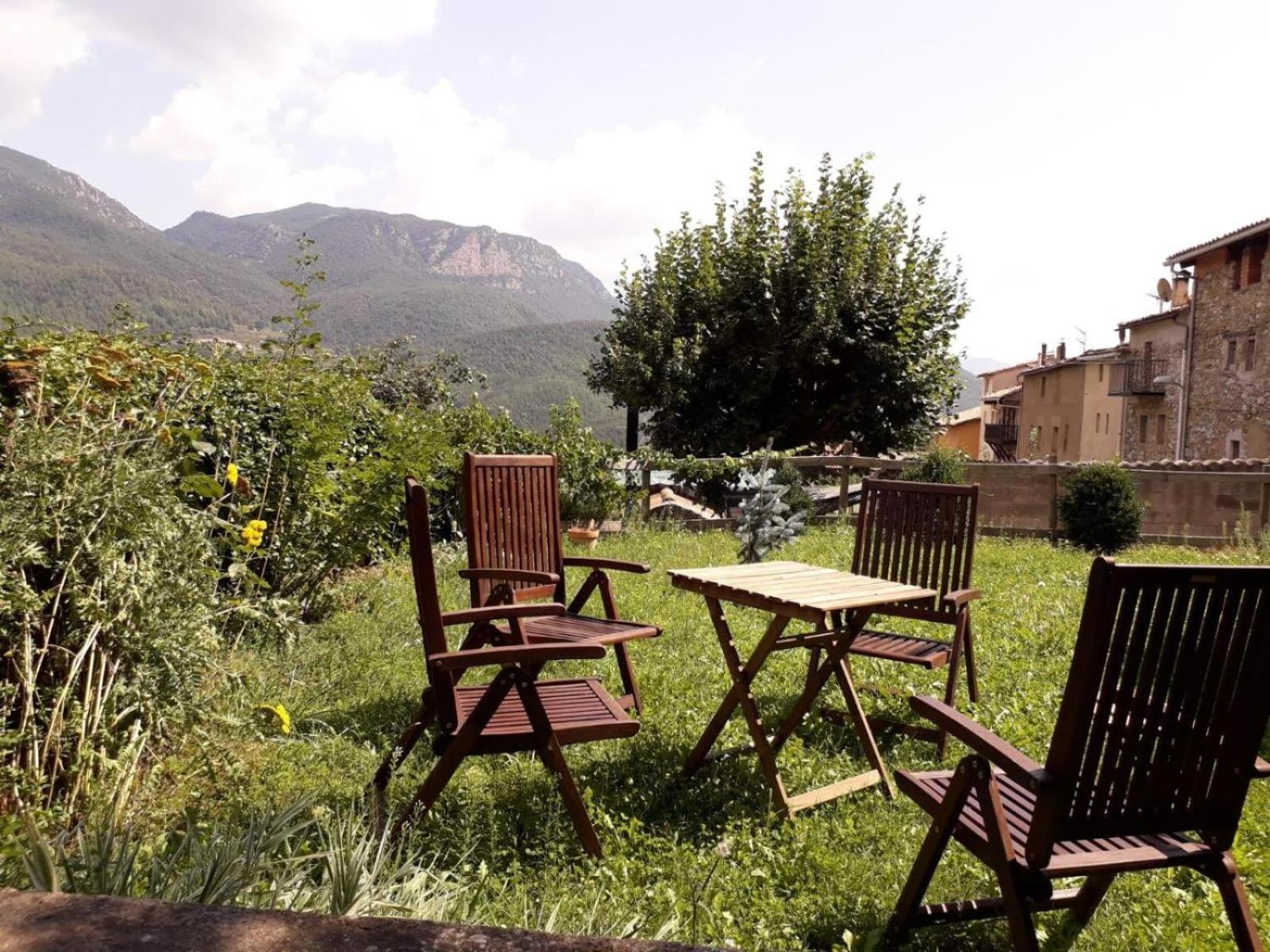 El Vall San Lorenzo de Morunys Buitenkant foto