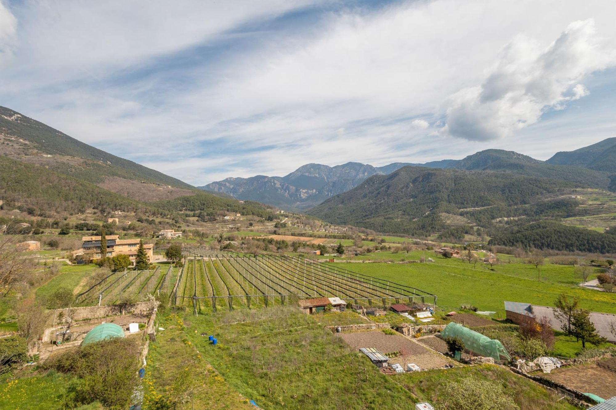 El Vall San Lorenzo de Morunys Buitenkant foto