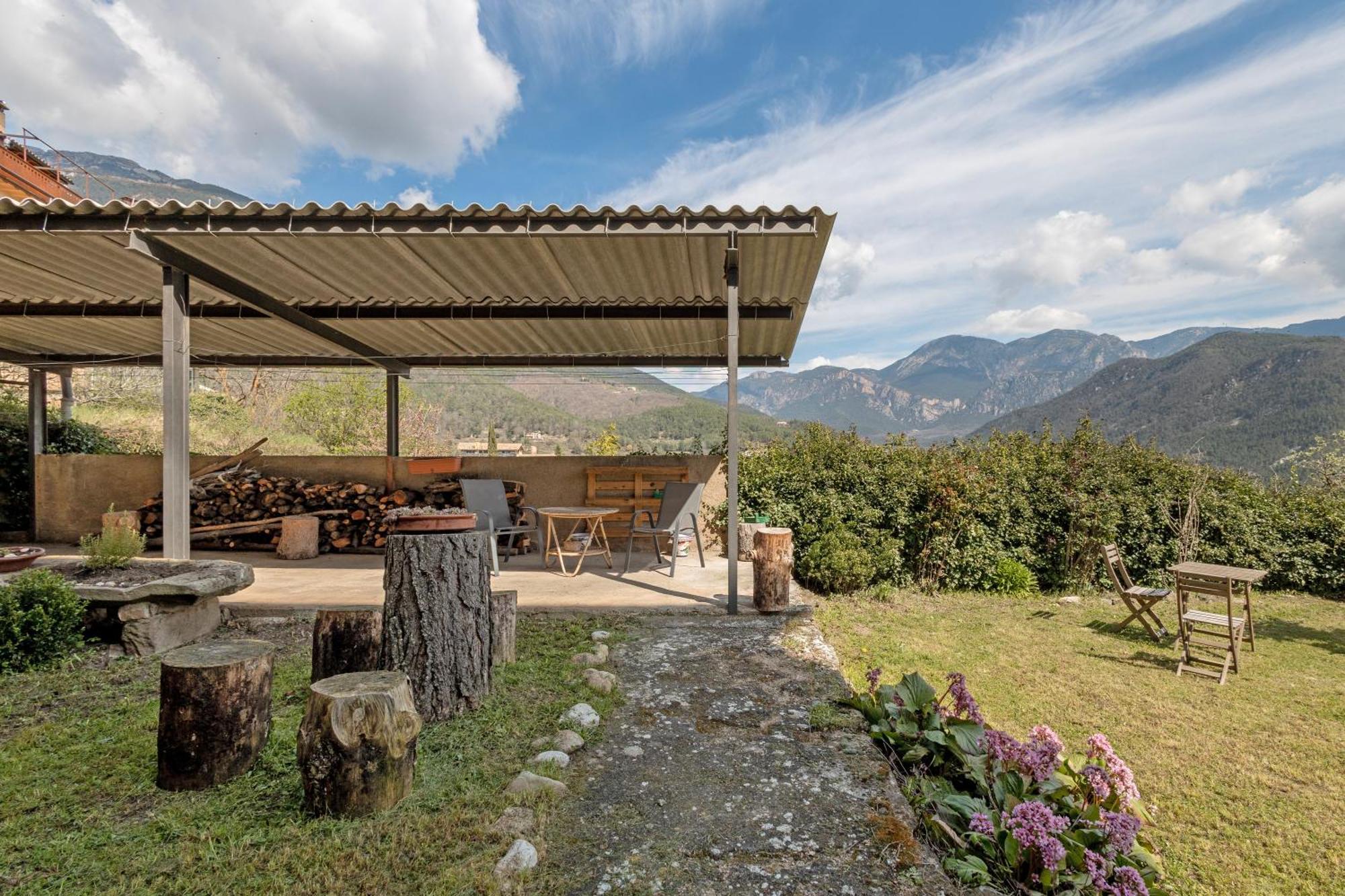 El Vall San Lorenzo de Morunys Buitenkant foto