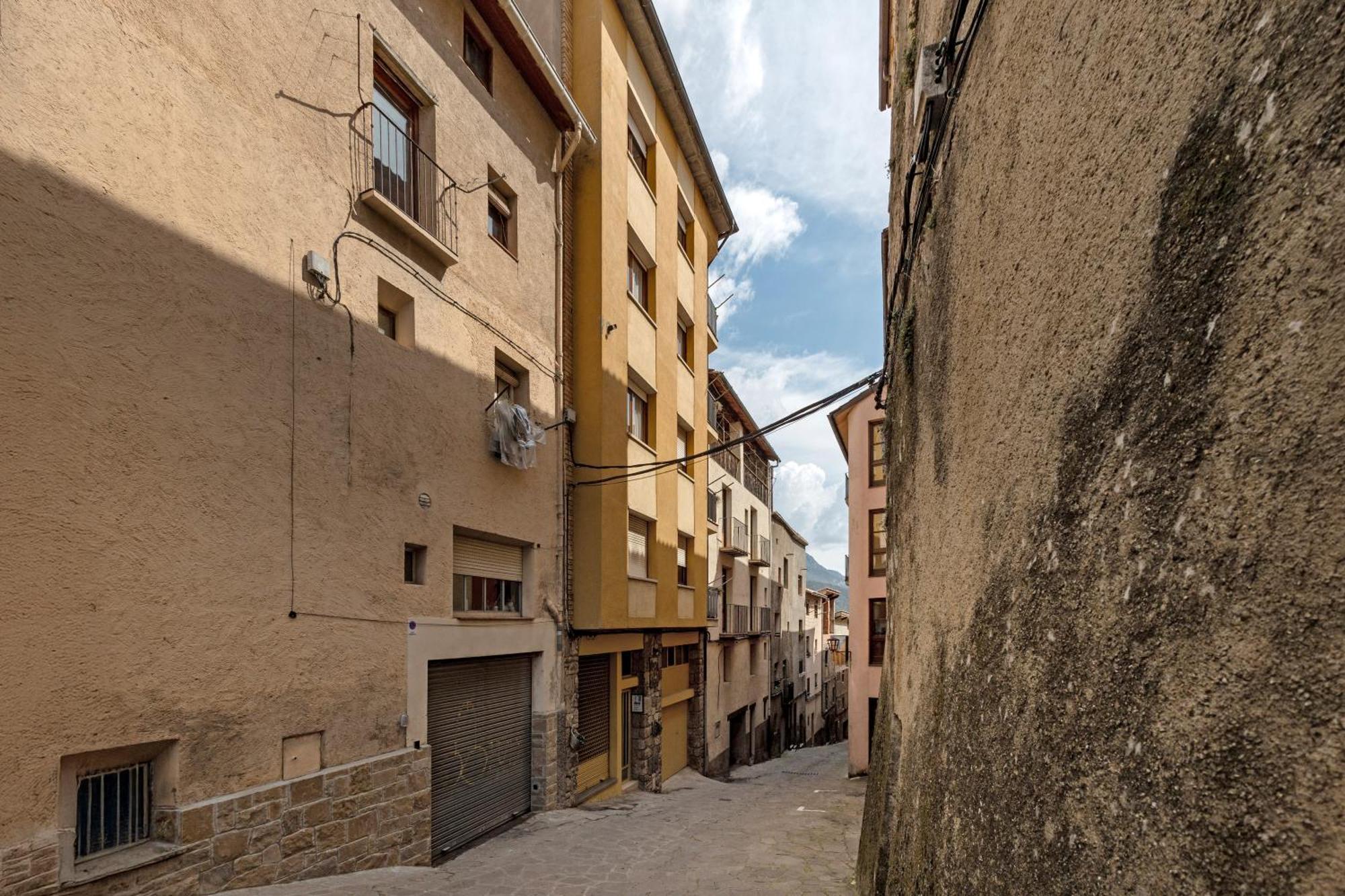El Vall San Lorenzo de Morunys Buitenkant foto